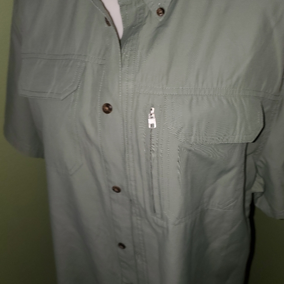 Field and Streams large men's short sleeve button down. - Picture 2 of 10
